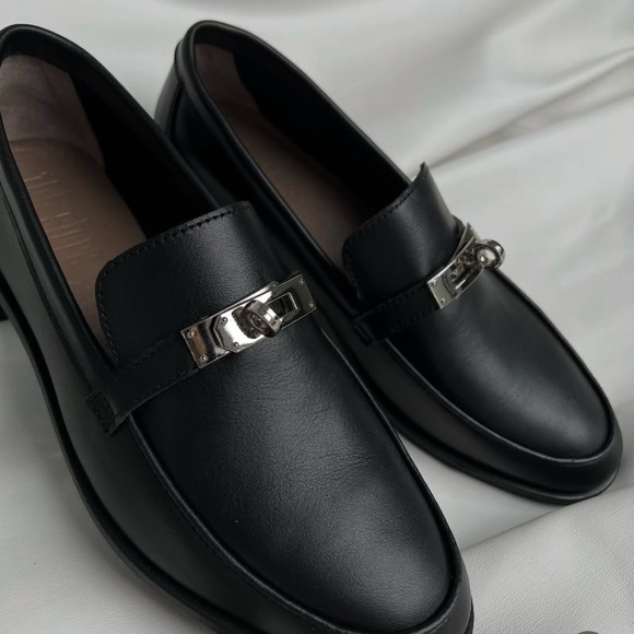 Black Leather womens Loafers - Picture 10 of 10